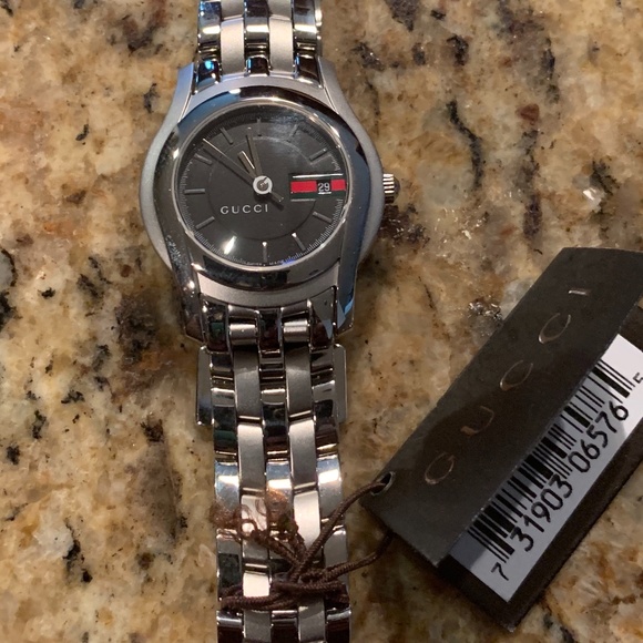 (NWT) Gucci Women\'s 5500 Series Black Dial Watch